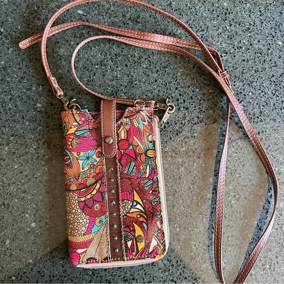 Sakroots Handbags - FINAL SALE Sakroots Coated Canvas Smartphone Holder Crossbody Sling Wallet